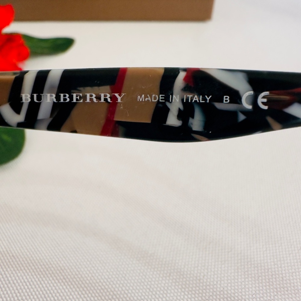 BURBERRY ~ Full Rim Butterfly Sunglasses Acetate Grey Gradient Lenses - Picture 7 of 11
